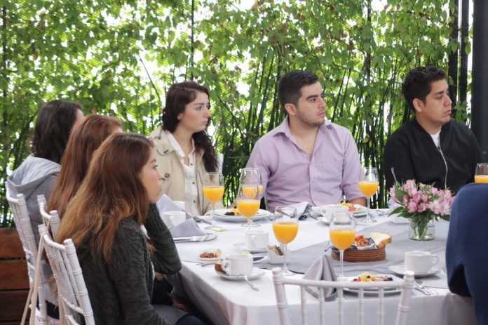 Estudiantes nicolaitas aprueban Proyecto de Movilidad e Infraestructura de Alfonso Martínez