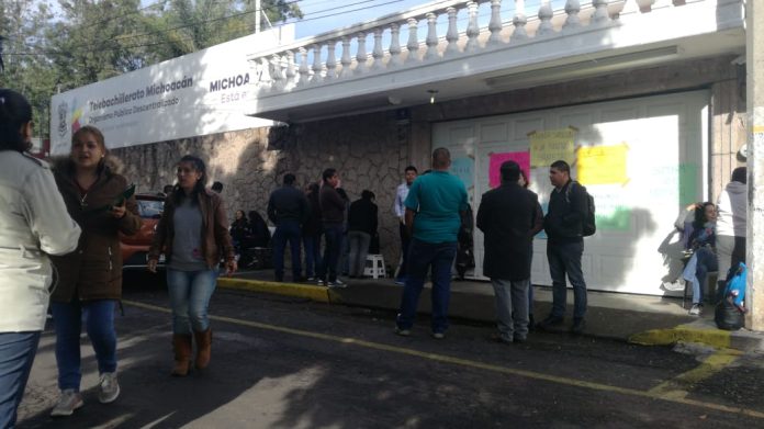Agremiados al SUTTEBAM exigen pago de 60 mdp