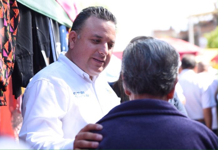 Carlos Quintana brindará mejores condiciones a comerciantes de tianguis y mercados