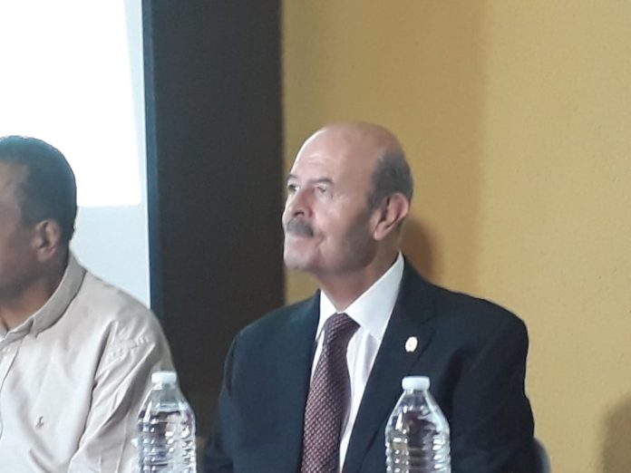 Descarta Fausto que vaya a declinar por otro candidato