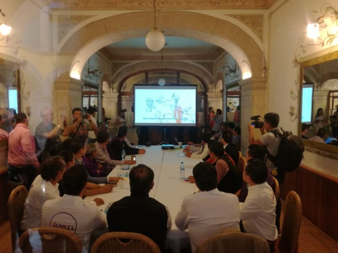 Se reúne El Bronco con independientes de Morelia