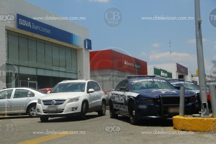 Ladrones despojan a cuentahabiente moreliano de 30 mp en efectivo al salir de banco
