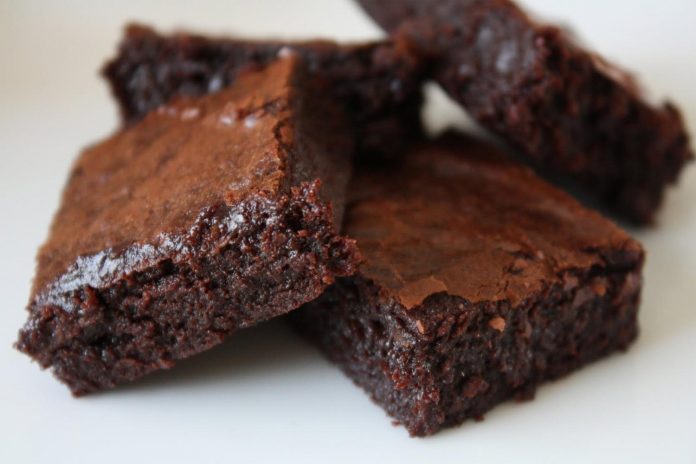 Se gastaba el dinero en alcohol y sólo alimentaba a sus hijos con Coca-Cola y brownies 