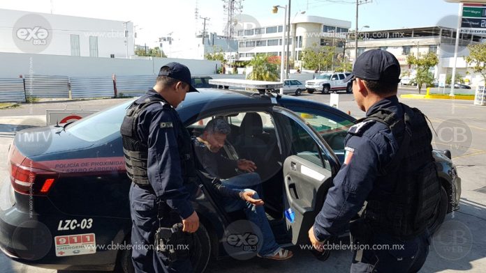 Detienen a conductor con 1270 litros de gasolina en Lázaro Cárdenas 