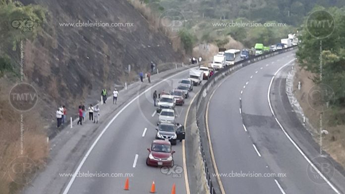Desde un puente arrojan a un descuartizado sobre Autopista del Sol