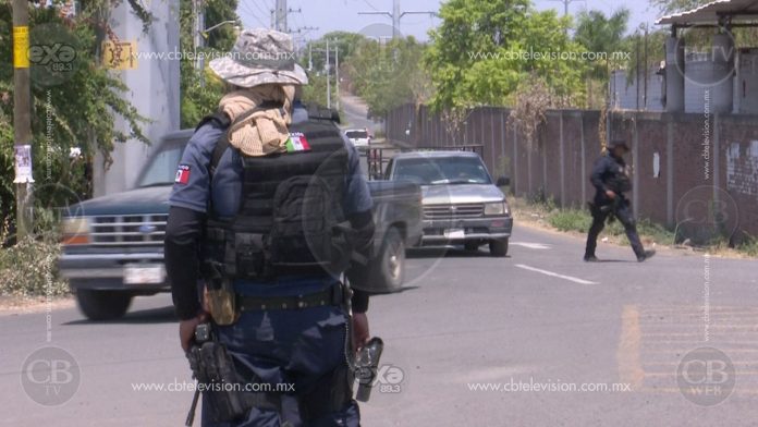Bloquean carretera Apatzingán – Aguililla