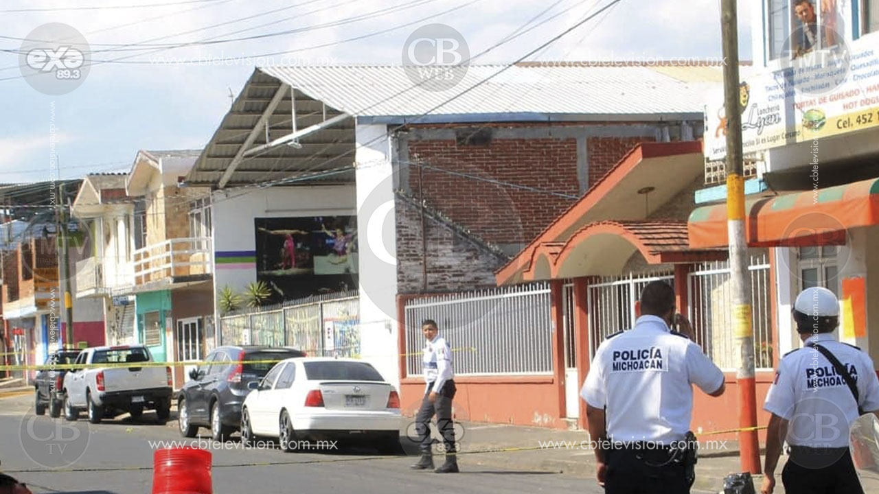 Asesinan a balazos a dos que viajaban a bordo de una camioneta en Uruapan