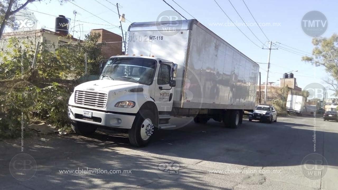 Policía de Morelia encuentra abandonado camión que fue robado