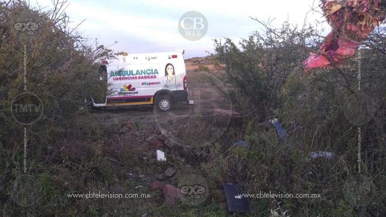 En aparatosa volcadura muere una pareja en Angamacutiro