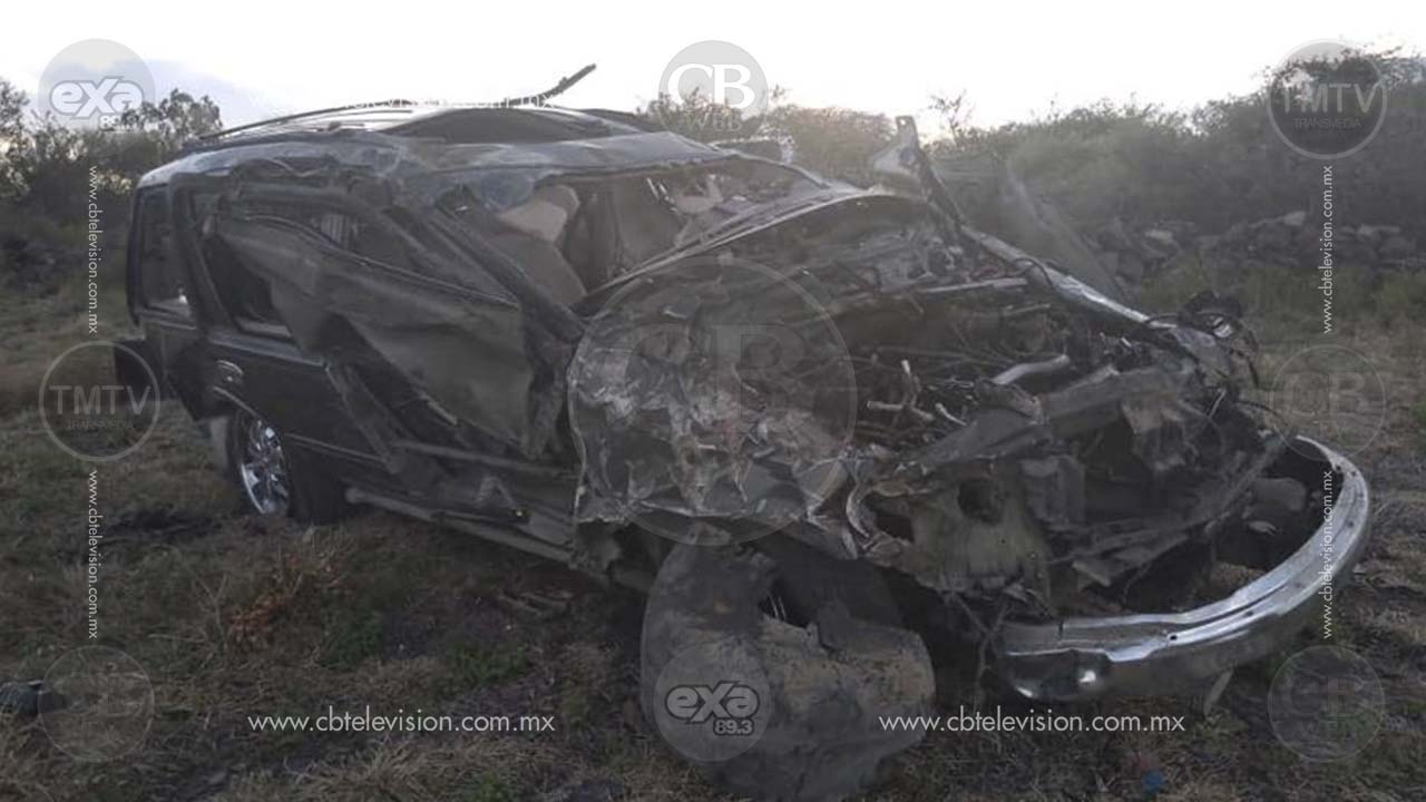 En aparatosa volcadura muere una pareja en Angamacutiro