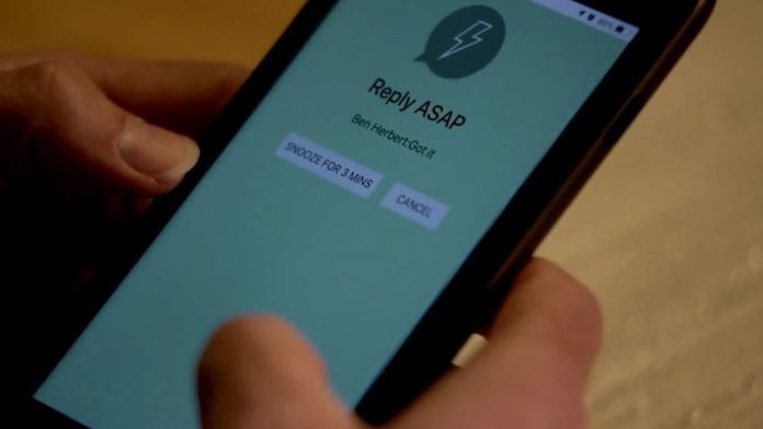 Crean app que permitirá a padres “congelar” el móvil de sus hijos si no contestan mensajes