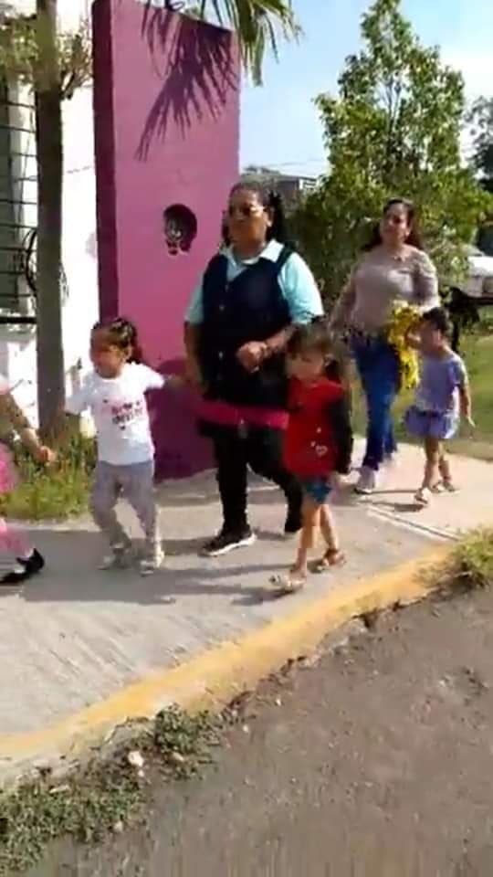 Hacen simulacro de amenaza de bomba en kínder de Apatzingán