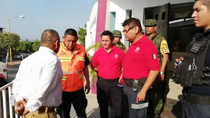 Hacen simulacro de amenaza de bomba en kínder de Apatzingán