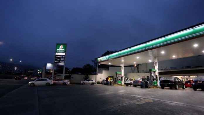 Desabasto de gasolina se registra ahora en Jalisco
