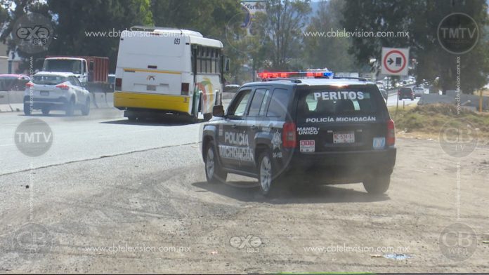 Motociclista muere al ser arrollado por un auto