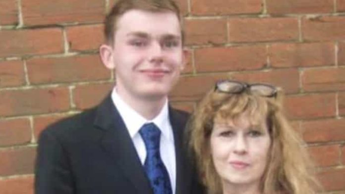 Se quita la vida la madre del joven que se suicidó tras ser acusado de una violación que no cometió