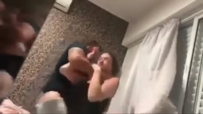 Graba con celular oculto la golpiza que le da su novio para que le crean