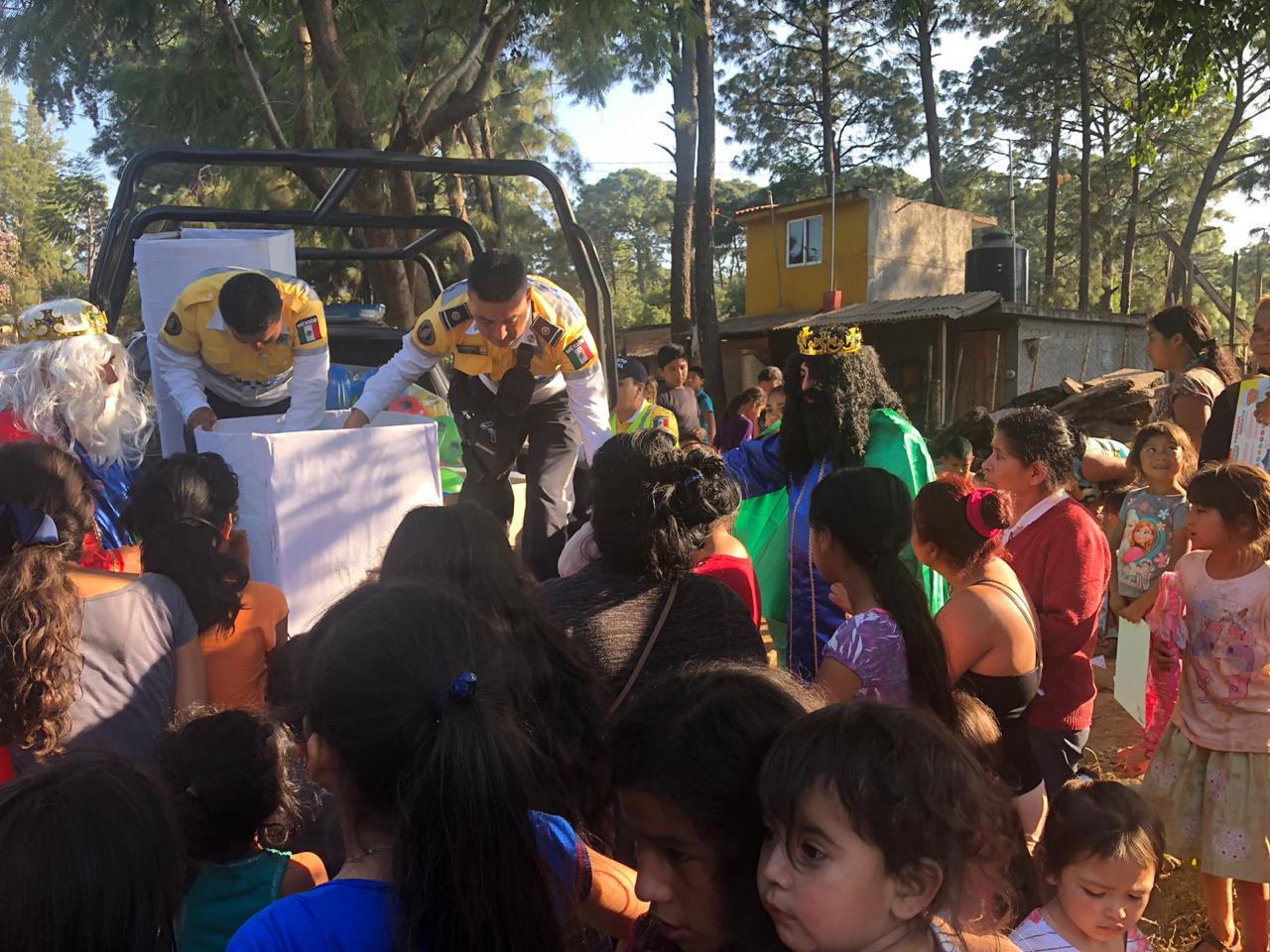 SSPM llega con los Reyes Magos a la colonia Arroyo Colorado