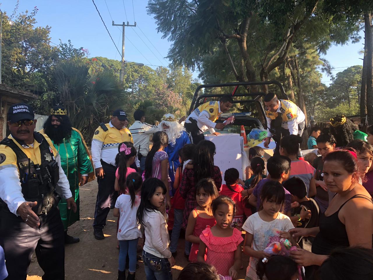SSPM llega con los Reyes Magos a la colonia Arroyo Colorado