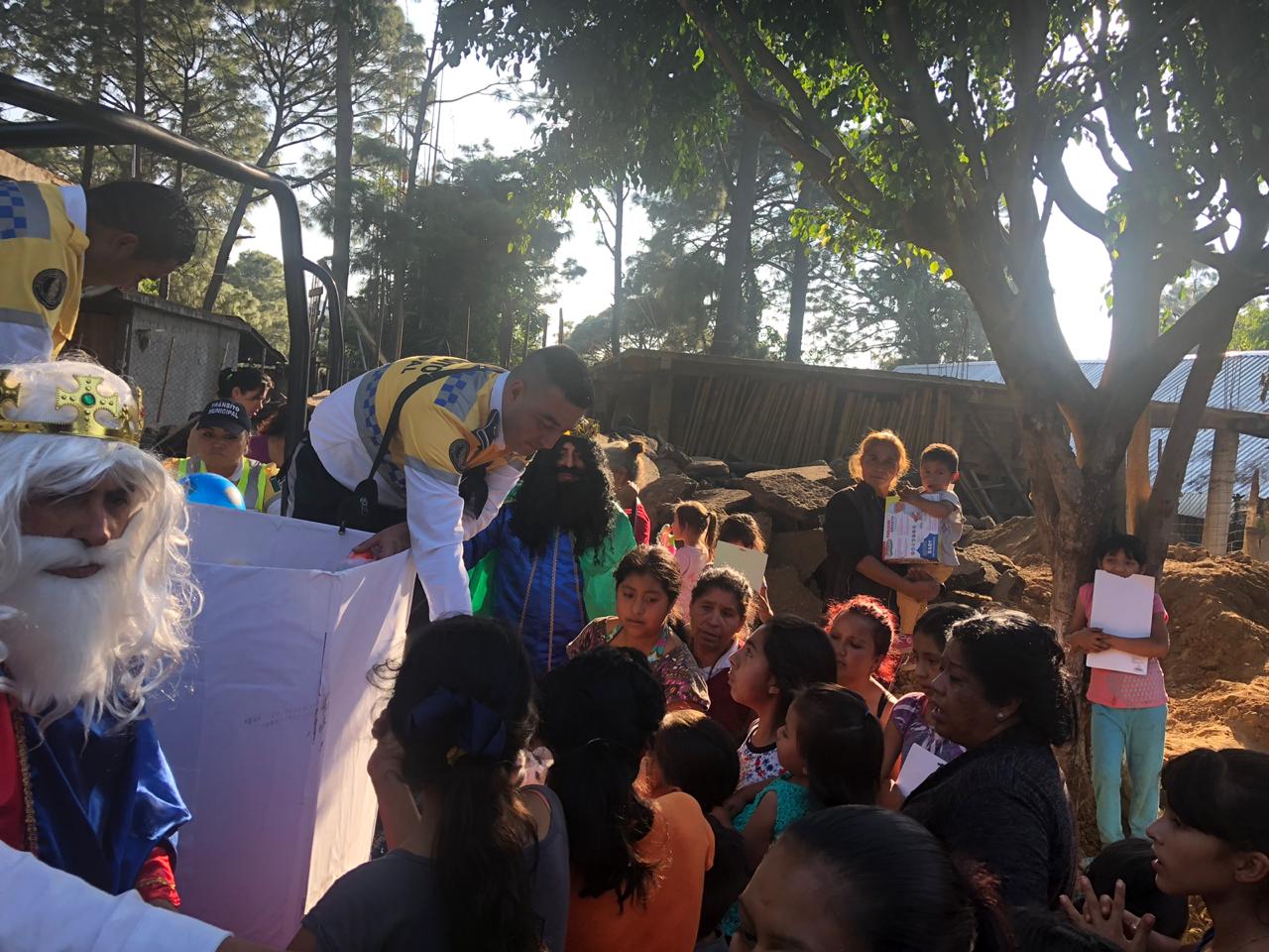 SSPM llega con los Reyes Magos a la colonia Arroyo Colorado