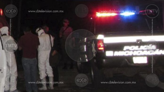 Matan a balazos a dos en palenque de gallos clandestino