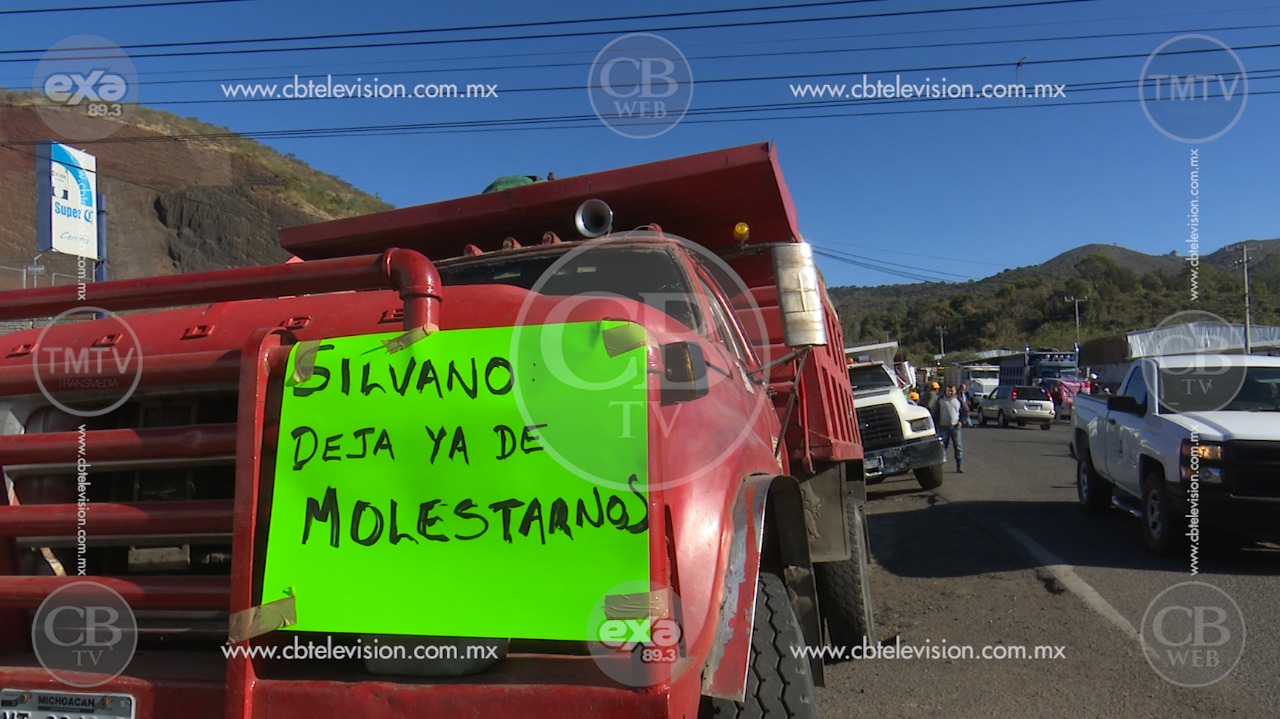 Impuesto a materiales de construcción paraliza a camioneros