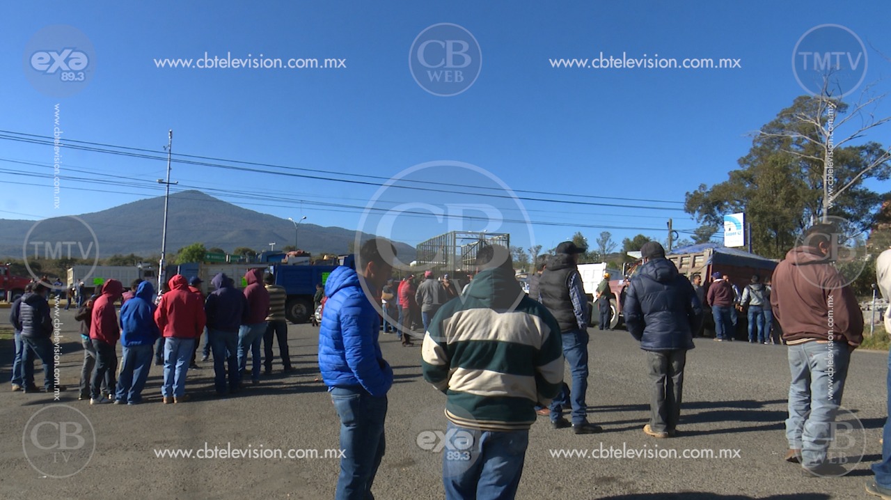 Impuesto a materiales de construcción paraliza a camioneros