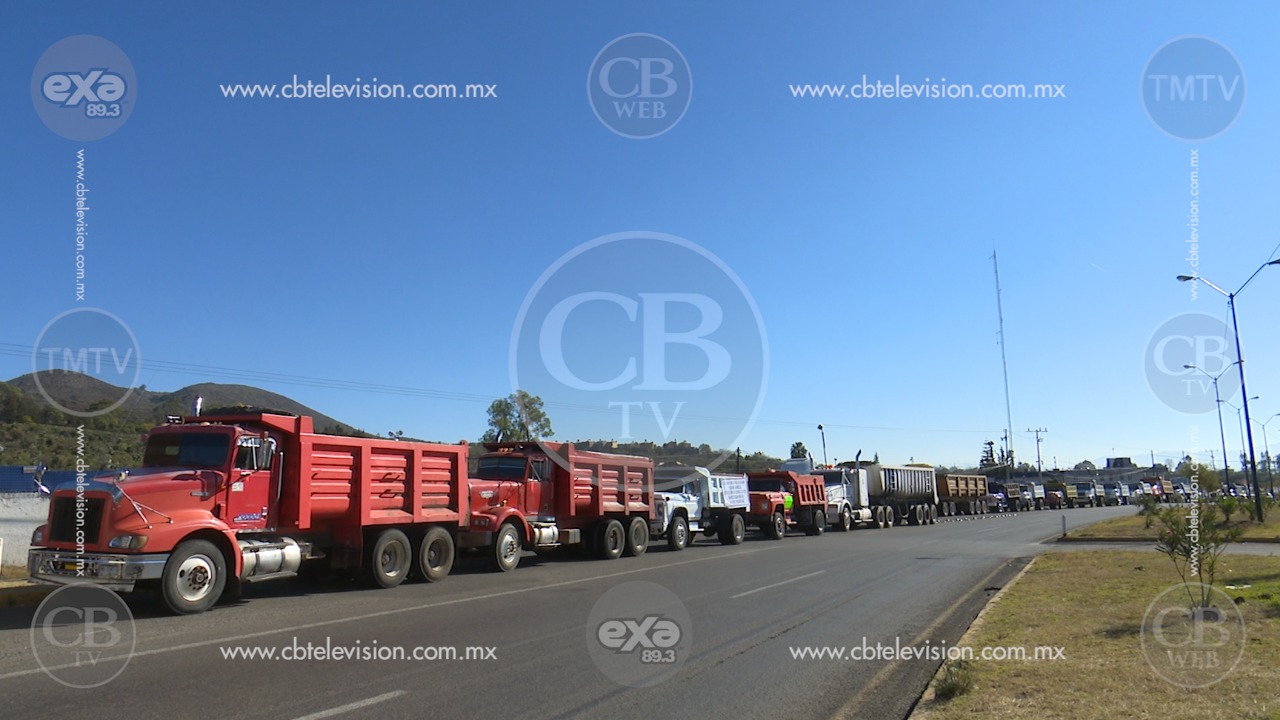 Impuesto a materiales de construcción paraliza a camioneros