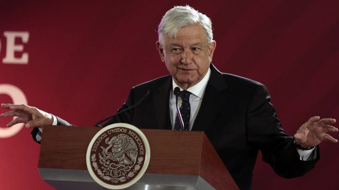 NOTICIAS BREVES: AMLO, EL 'PUNCHING BAG'