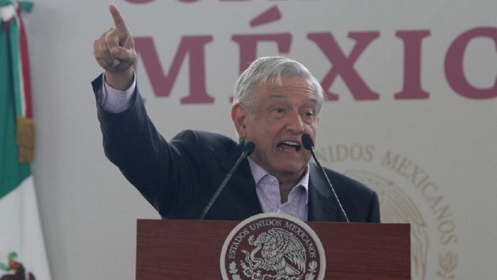 Habrá vigilancia permanente en todos los ductos de Pemex: AMLO