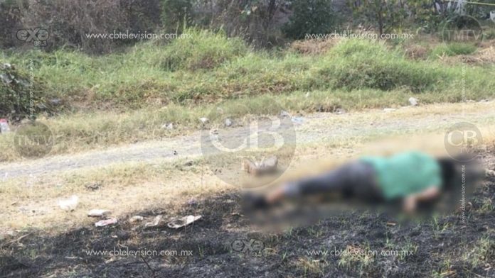 Localizan cadáver baleado en calles de Apatzingán