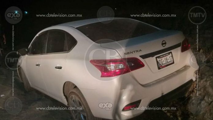 Policías recuperan auto robado en Apatzingán