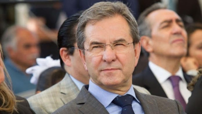 Maestros deben saber inglés para enseñarlo, dice senador del PAN