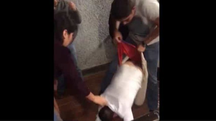 Video: Dan golpiza con “calzón chino” a ladrón del metro en CD.MX.