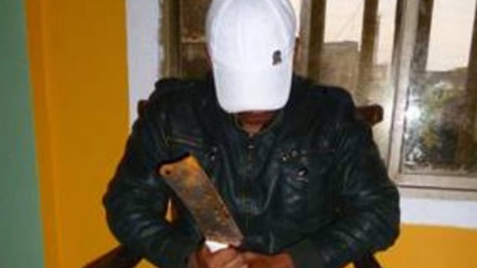 Sicario fue contratado para asesinar a una pareja, cuando vio quienes eran los perdonó