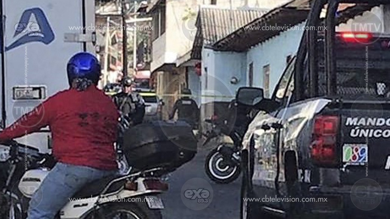 Entre la vida y la muerte se debate taxista baleado en Uruapan  