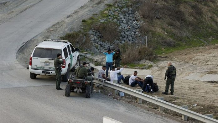 Detienen a migrante por estar infectado con bacteria carnívora