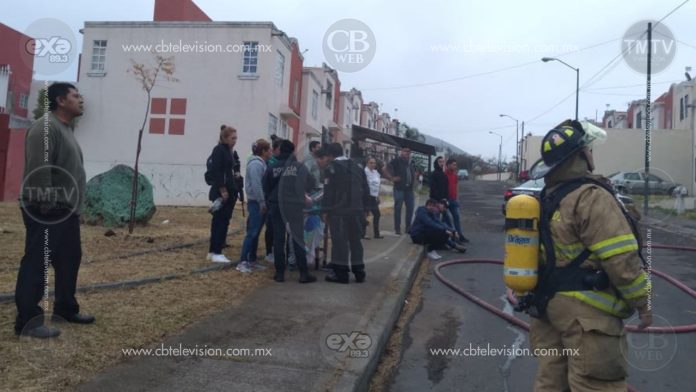 Incendio consume vivienda al poniente de Morelia