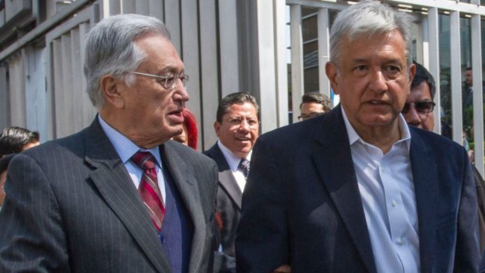 Director General de la CFE ajusta salario de austeridad 