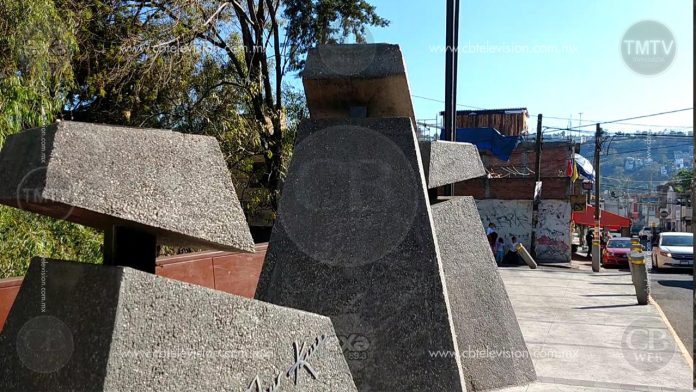 Roban esculturas de 620 mil pesos en parque lineal de Morelia