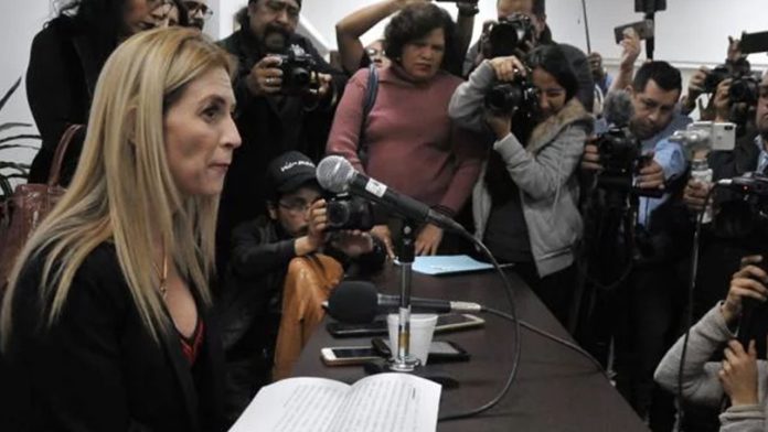 Se disculpa diputada por proponer toque de queda para las mujeres