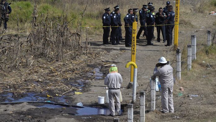 Encuentran 12 tomas clandestinas de huachicol en Jalisco