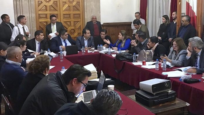 Dirigencia estatal de Morena, a favor de más impuestos