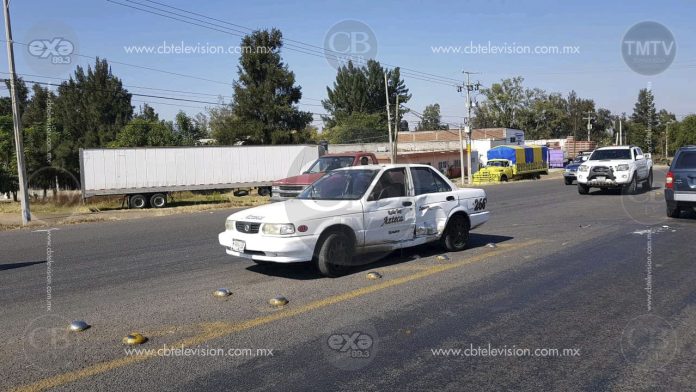 Motociclista resulta lesionado al chocar contra un taxi en Chaparaco