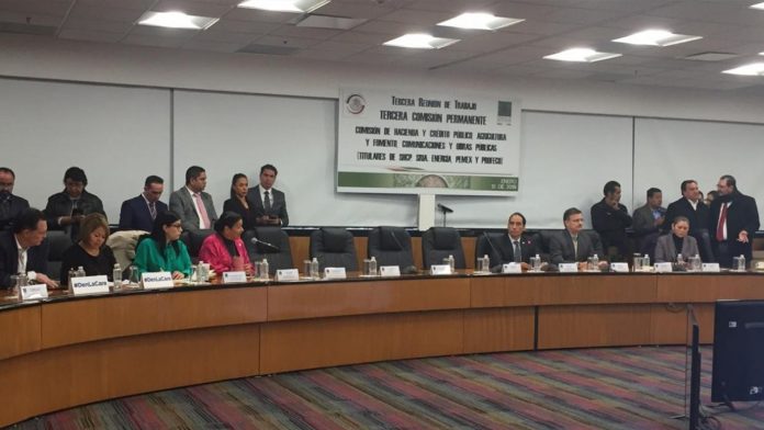 Debido al desabasto titulares de Pemex y Sener cancelan comparecencia ante el Congreso