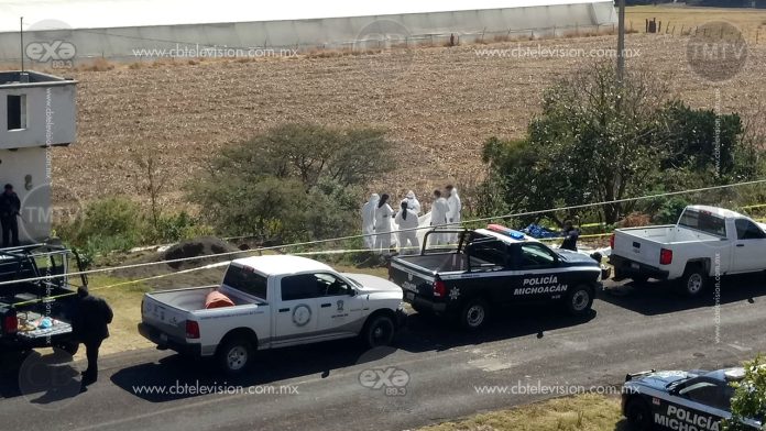 Hallan tres decapitados a la orilla de camino a Chupícuaro