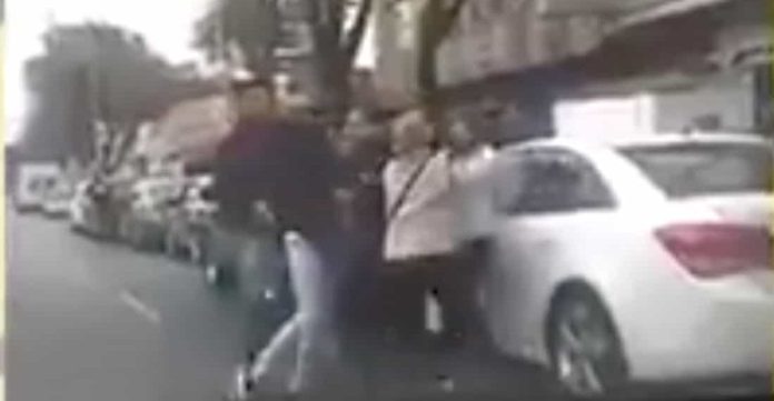 VIDEO: Se registra riña entre automovilistas formados para cargar gasolina