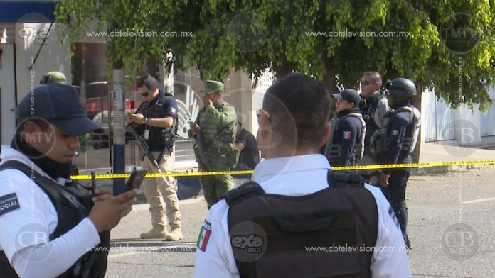 Agrede a su papá y dos vecinos a machetazos