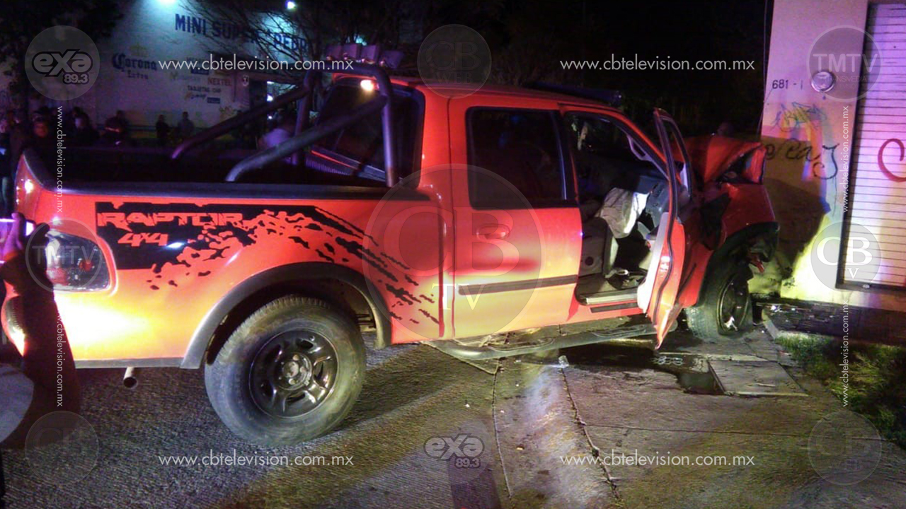 Policías y delincuentes protagonizan balacera en Villas del Pedregal