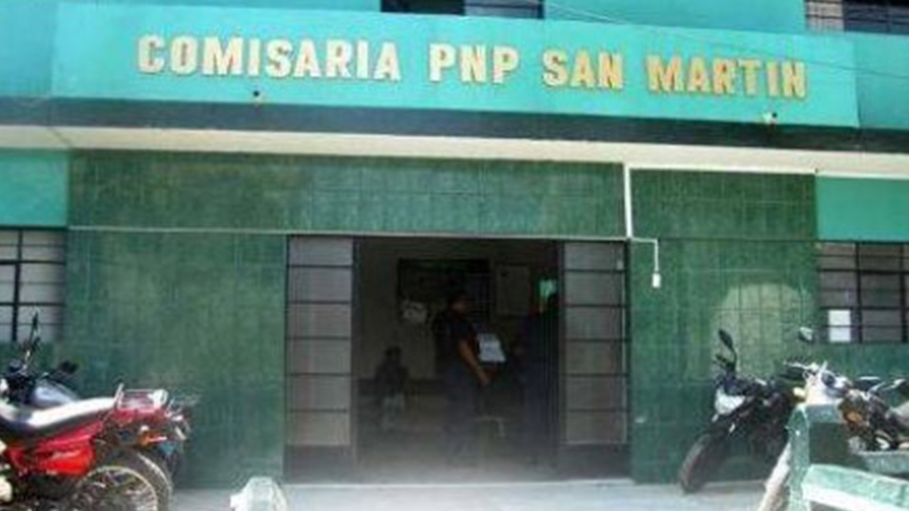 Mujer encadena y encierra a sus hijos en casa